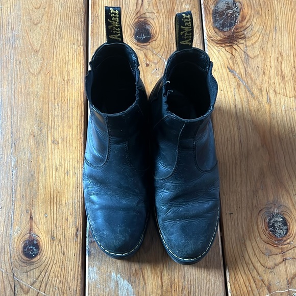 Rometty Wyoming Dr. Marten's Chelsea Boot. Size 9 - Picture 1 of 4